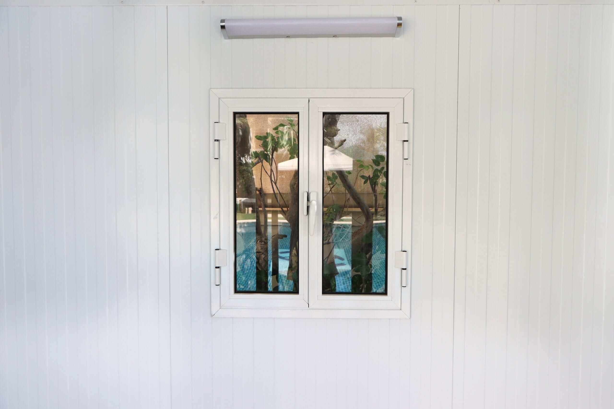 Duramax 10' x 10' Insulated Garden Glass Room Building Window Details 32001